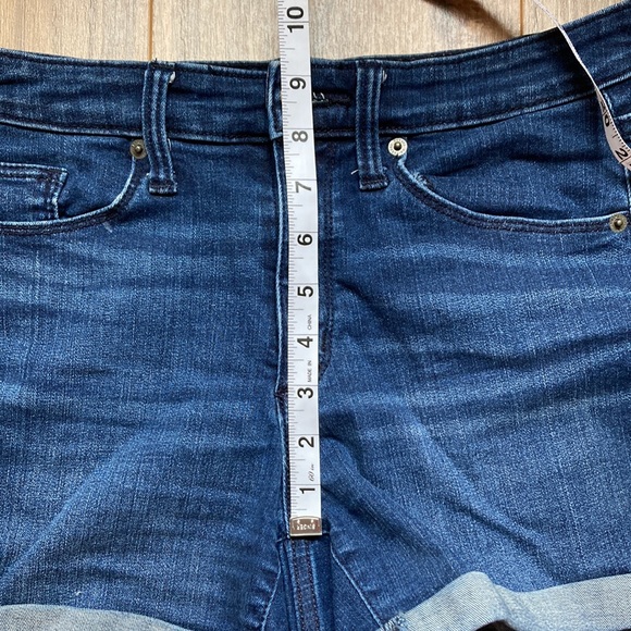 🛍️ [handed down] Universal Thread | Dark Wash Jean Shorts - Picture 2 of 7